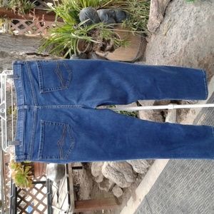 Woman's jeans blue good condition brand is d & company denim + company